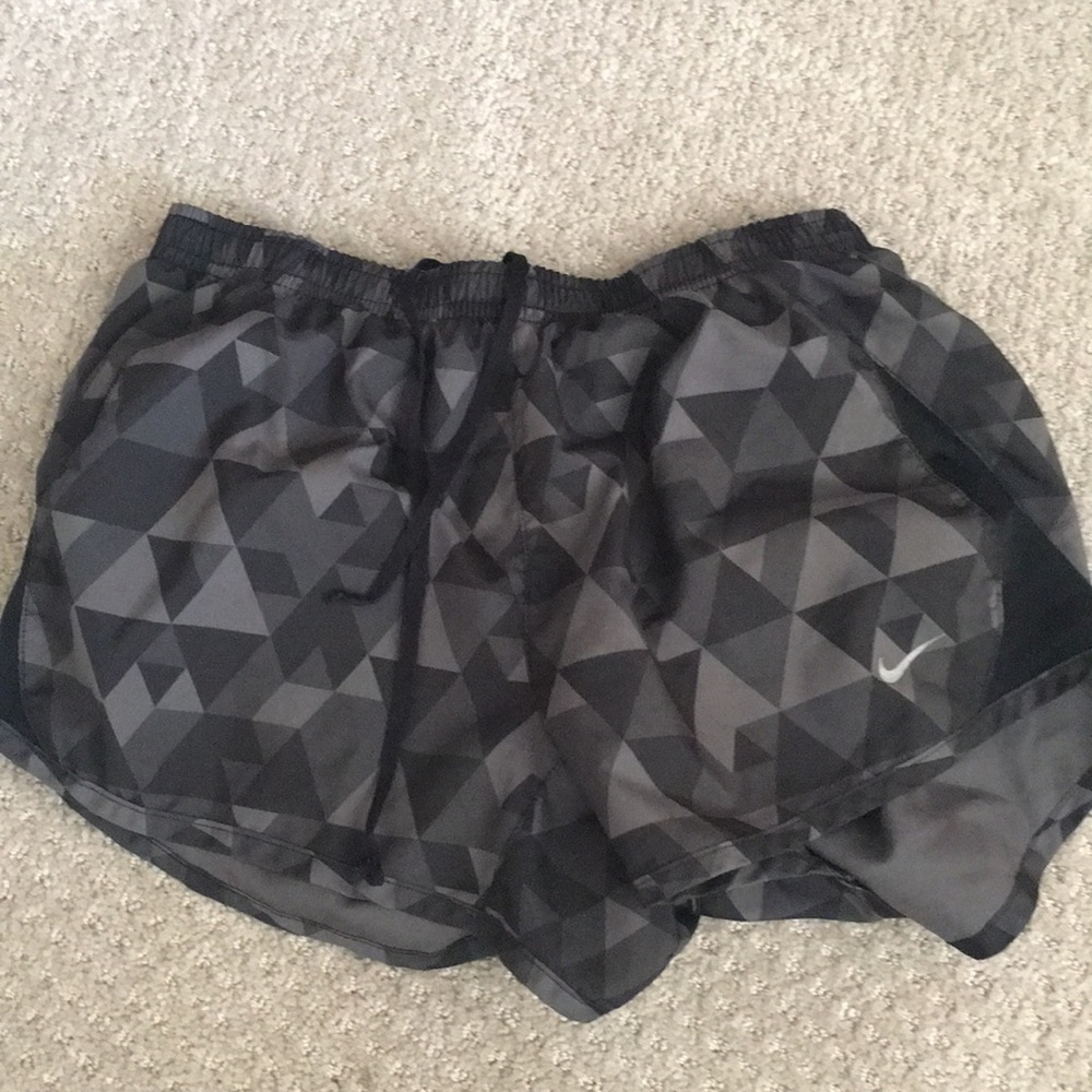 Nike running shorts - Picture 2 of 4